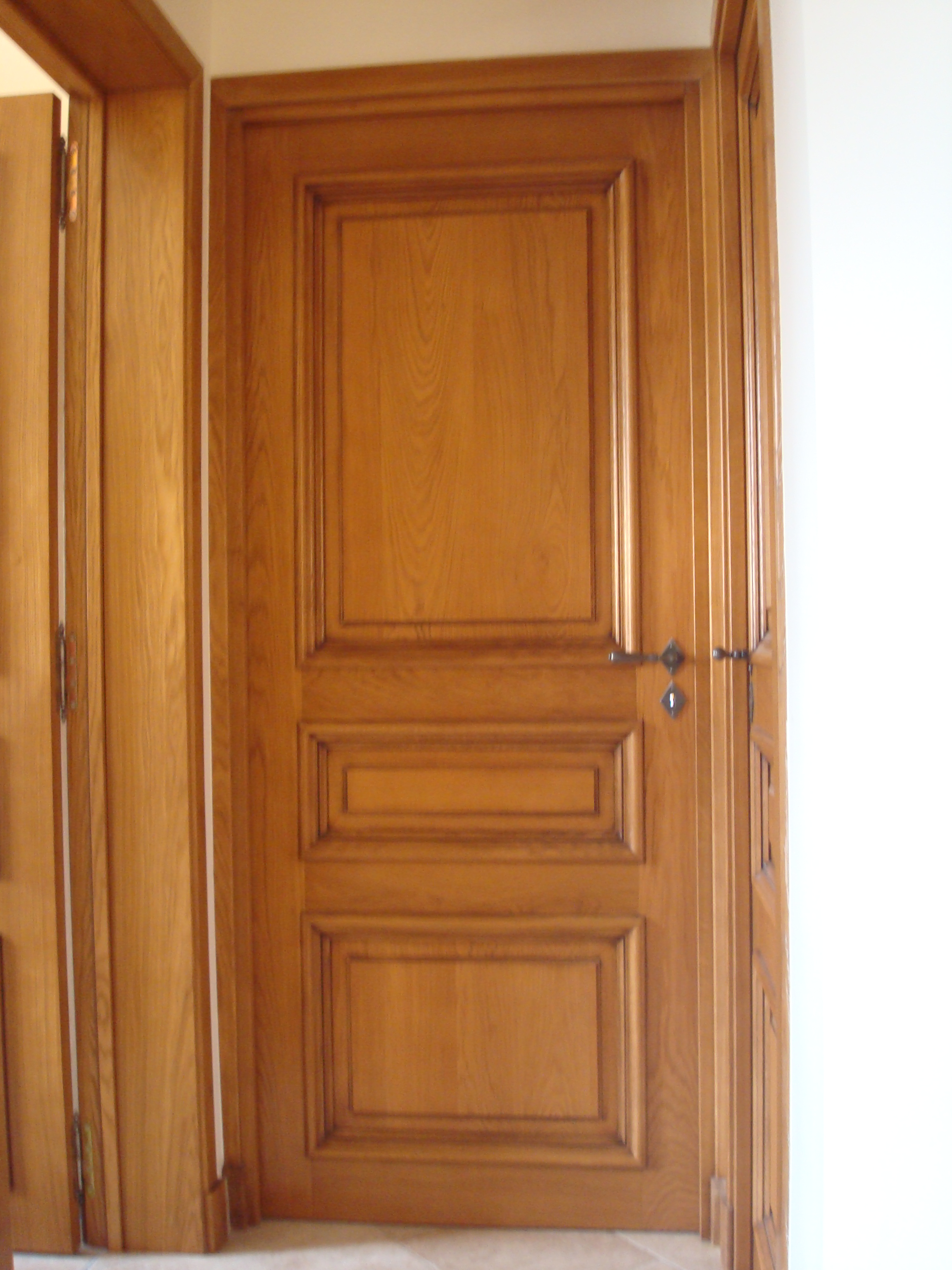 Porte d'intérieur en bois, menuiserie Lemaire dans la Marne, 51