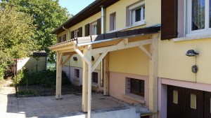Rénovation,, auvent en bois, menuiserie Lemaire à Sézanne dans la Marne, 51