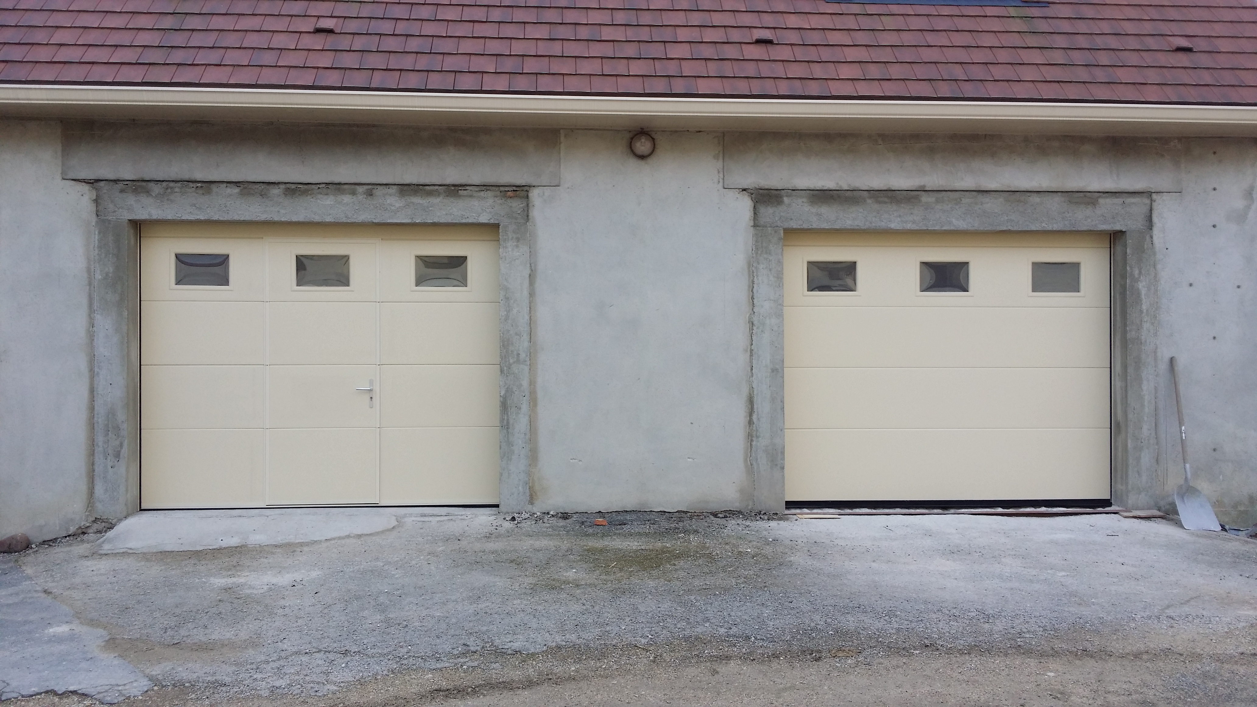 Porte de garage, menuiserie Lemaire à Vertus dans la Marne, 51