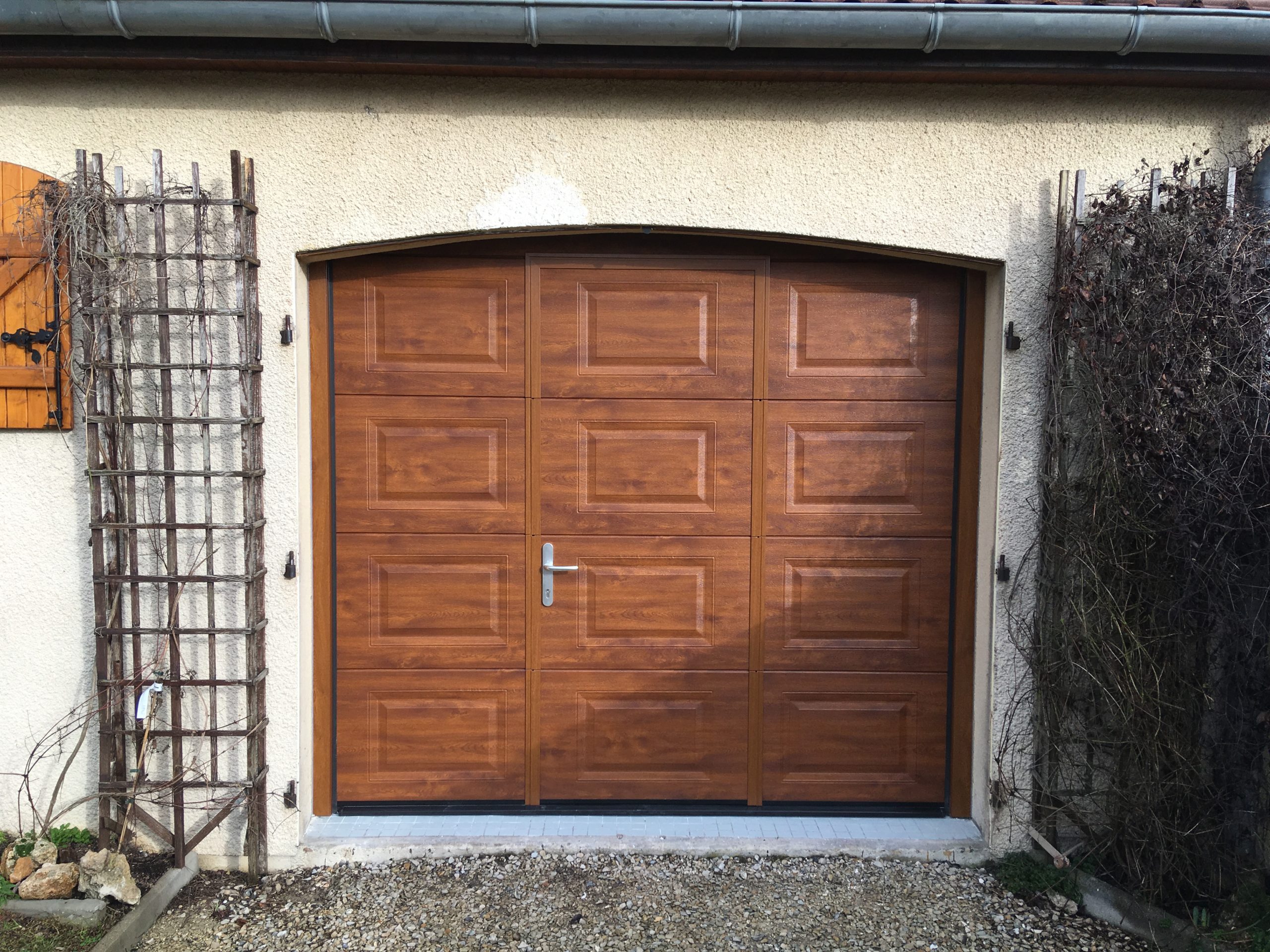 Porte de garage, menuiserie Lemaire à Broyes, Sézanne, Fère Champenoise, Marne
